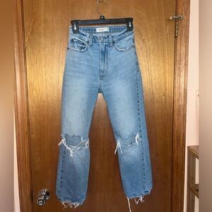 Abercrombie & Fitch SHORT ankle straight ultra high rise distressed jeans